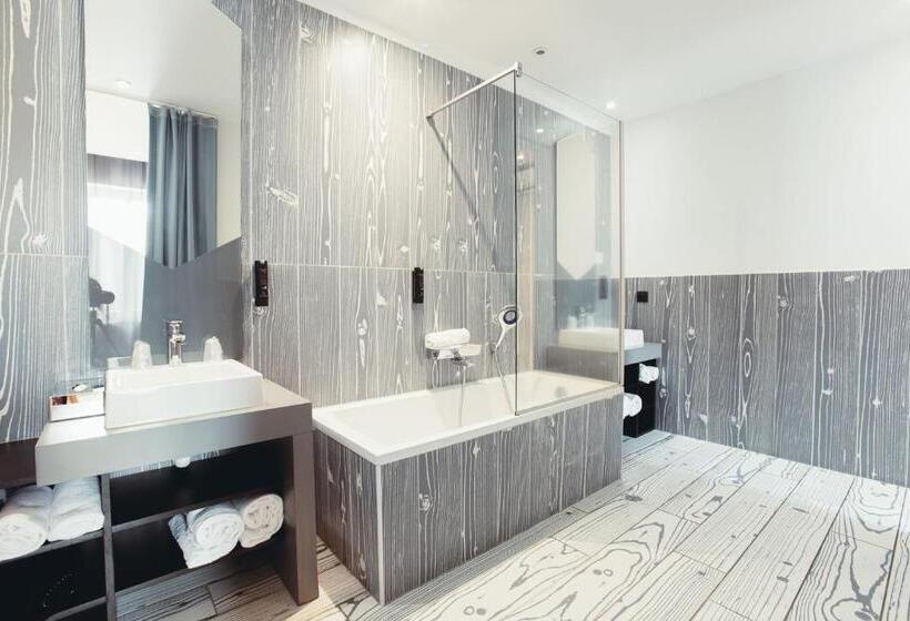 חדר משפחתי, The Originals Boutique, Hôtel Le Lion, Clermontferrand