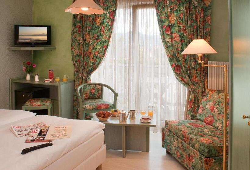 标准间带阳台, Logis Hostellerie Motel Au Bois Le Sire