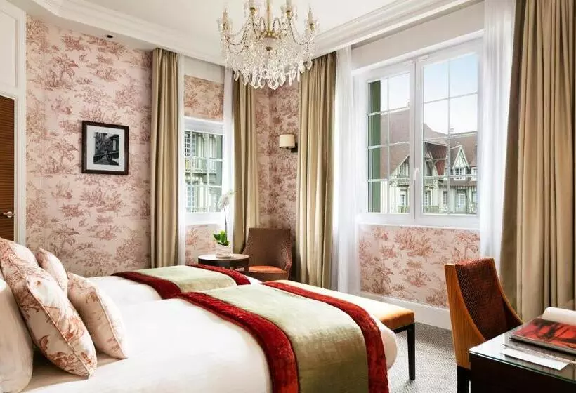 Appartement Familial, Barriere Le Normandy