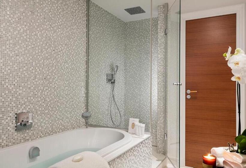 プレステージ ジュニアスイート オーシャンビュー, Barriere Le Normandy