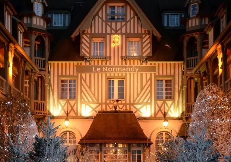 Chambre Deluxe Vue Mer, Barriere Le Normandy