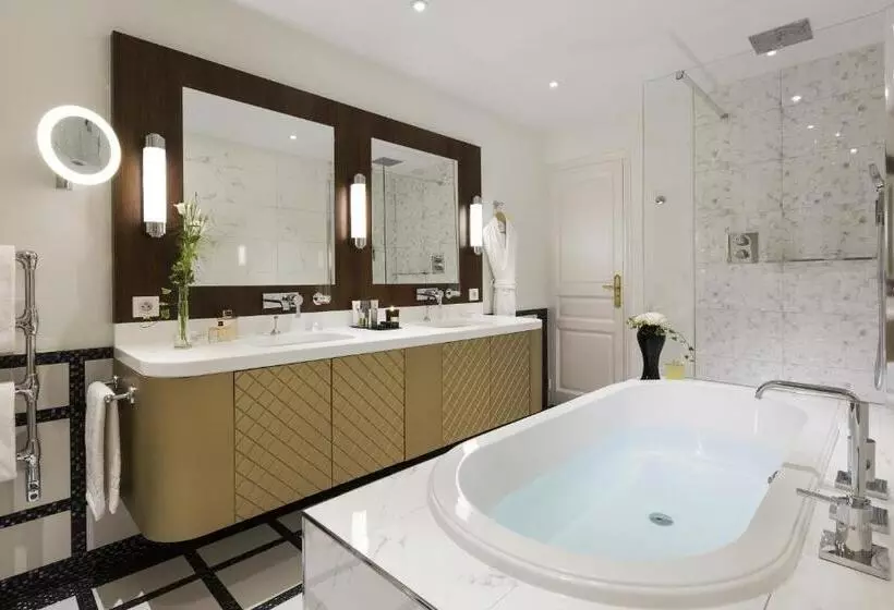 Suite, Barriere Le Normandy