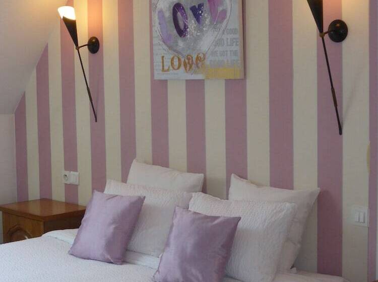 סוויטת ג'וניור, Logis   Hostellerie & Restaurant Saint Louis