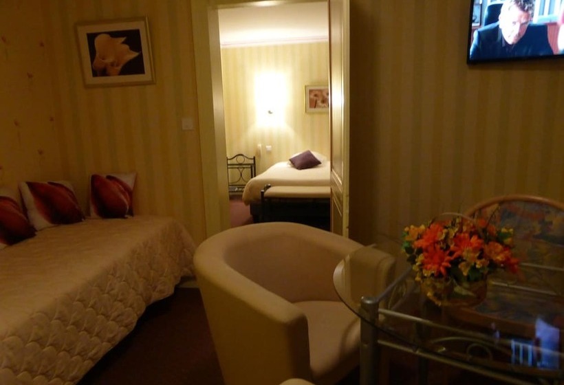 コンフォートルーム, Logis   Hostellerie & Restaurant Saint Louis