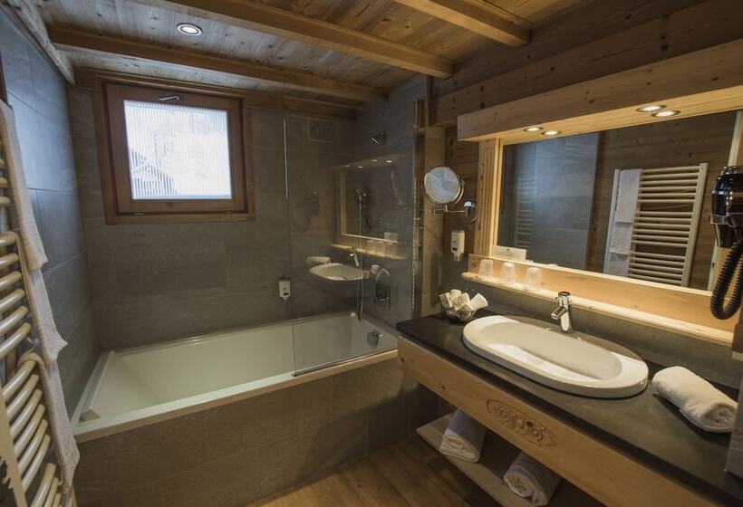 اتاق خانوادگی, Hôtel & Chalets Le Samovar