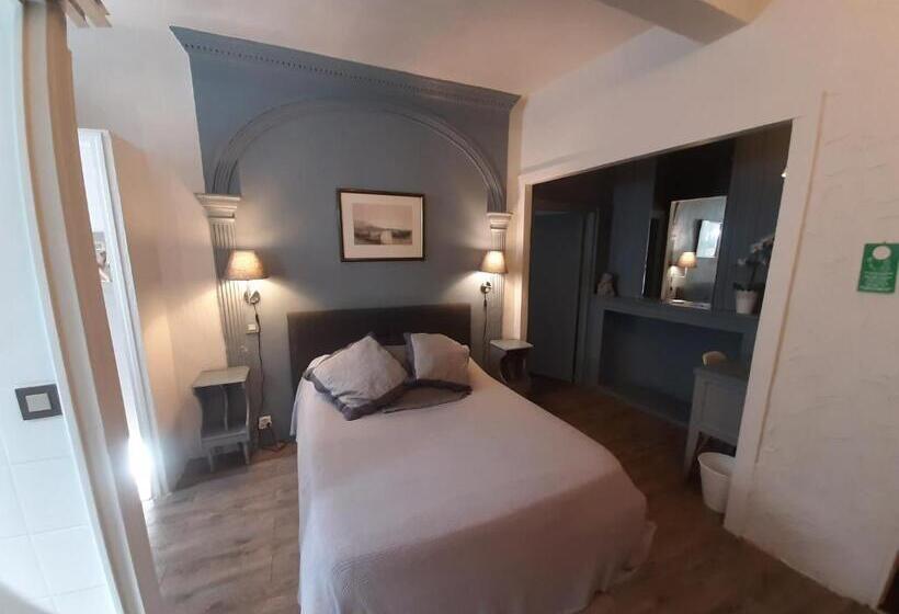 Семейный Номер, Hôtel Saint Florent