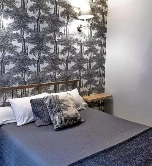 اتاق اکونومی, Hôtel Saint Florent