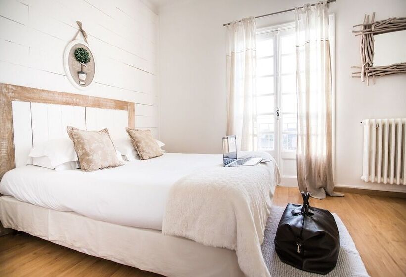 غرفة قياسية, La Regalido