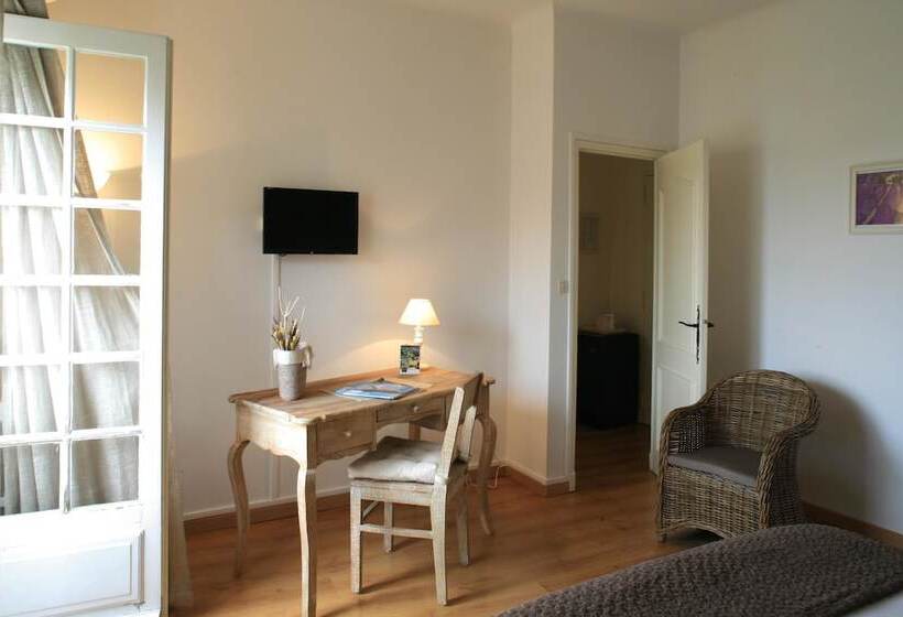 غرفة كلاسيكية, La Regalido