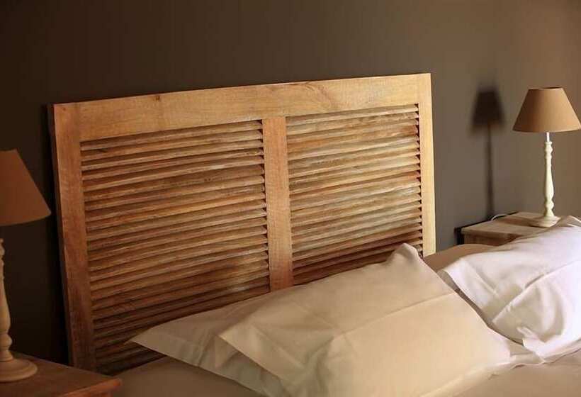 غرفة عائلية, La Regalido