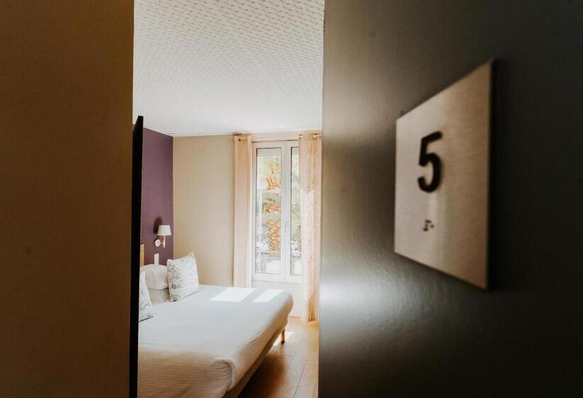 اتاق استاندارد, Le Petit Castel