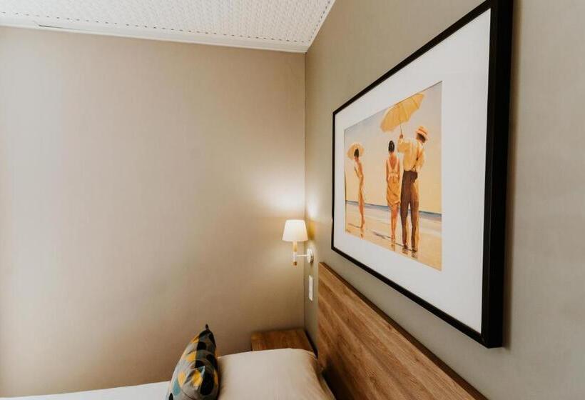 اتاق استاندارد, Le Petit Castel