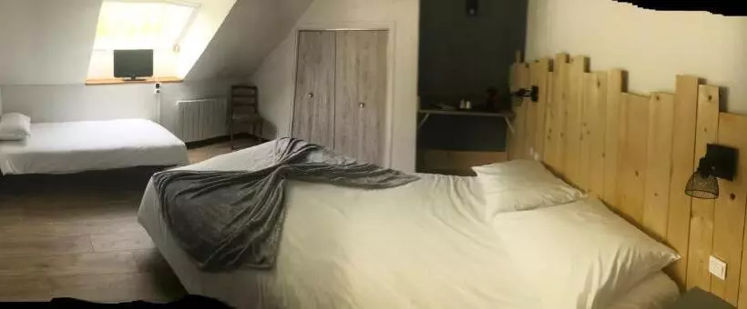 اتاق استاندارد سه نفره, Le Relais De La Forge