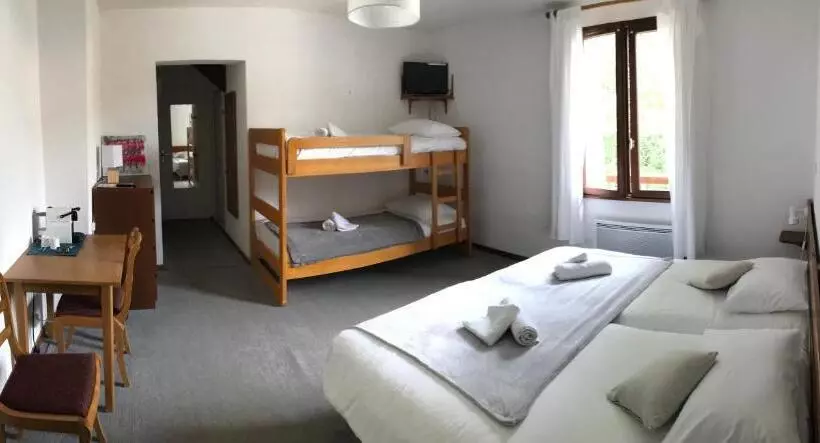 اتاق استاندارد چهار تخته, Le Relais De La Forge