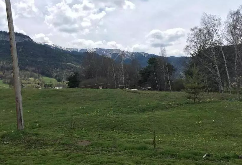 چادر با خدمات رفاهی استاندارد, Le Relais De La Forge