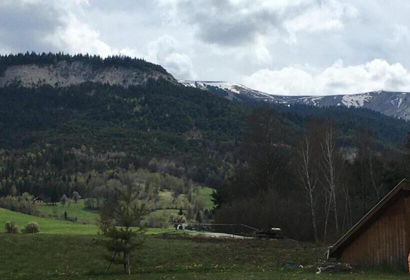 چادر با خدمات رفاهی استاندارد, Le Relais De La Forge