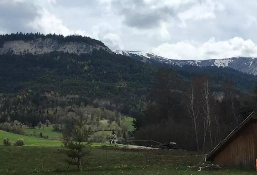 چادر با خدمات رفاهی استاندارد, Le Relais De La Forge
