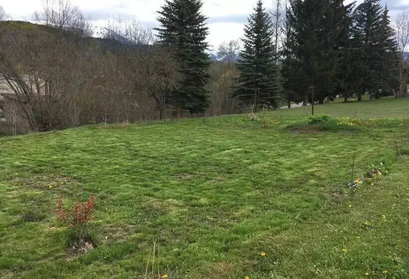 چادر با خدمات رفاهی استاندارد, Le Relais De La Forge