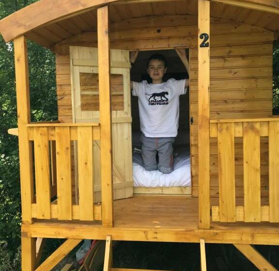 چادر با خدمات رفاهی استاندارد, Le Relais De La Forge