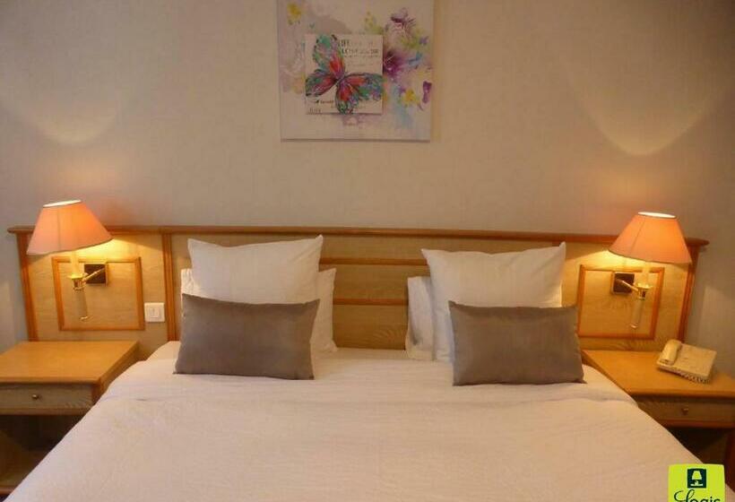 Номер Superior, Logis   Hostellerie & Restaurant Saint Louis