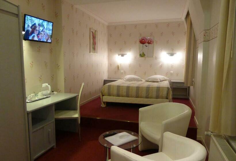 スーペリアールーム, Logis   Hostellerie & Restaurant Saint Louis