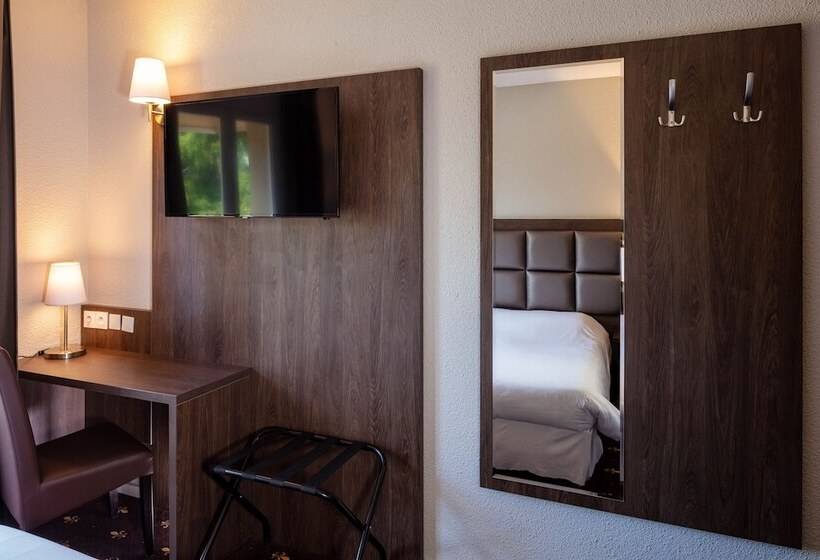Номер Стандарт Вид на Бассейн, Logis Hotel Noemys Morgon