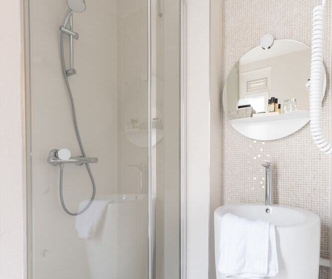 اتاق استاندارد یک نفره, Queens Boutique Hôtel