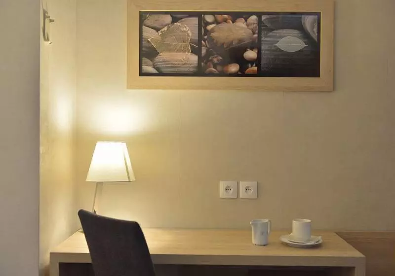 スタンダードシングルルーム, Renoir Montparnasse