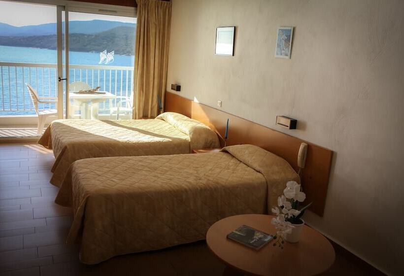 Номер Стандарт Трехместный, Roc E Mare