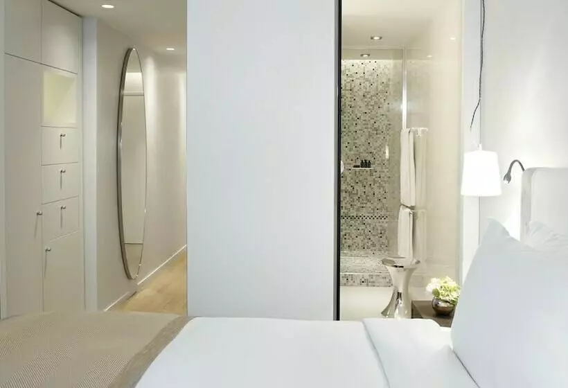 Superior Room, Sofitel Paris Arc De Triomphe