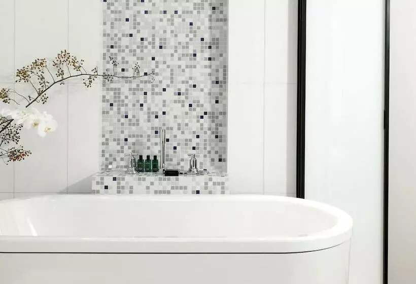 Junior Suite, Sofitel Paris Arc De Triomphe