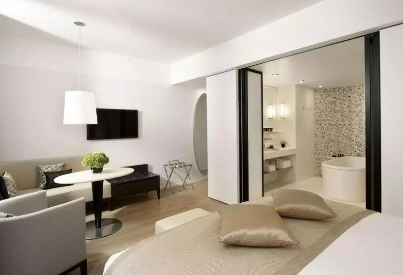 Premium Junior Suite, Sofitel Paris Arc De Triomphe