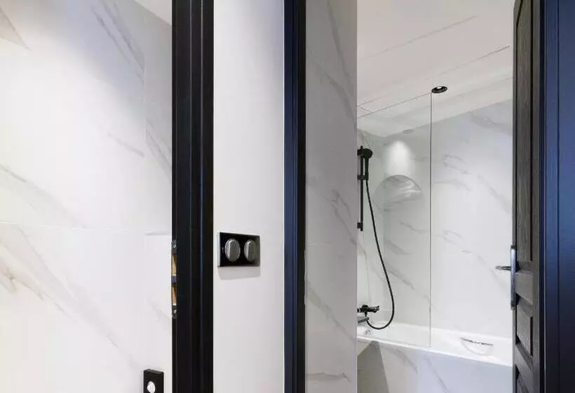 Suite, Star Champs Elysees