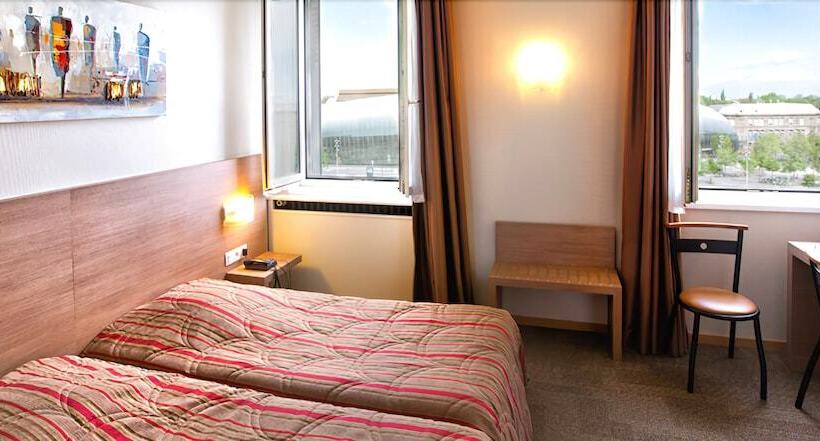 스탠다드 트리플 룸, Vendome