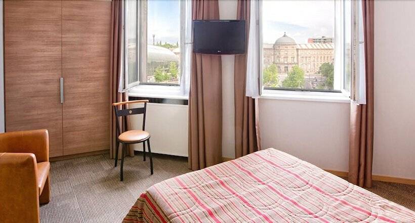 스탠다드 트리플 룸, Vendome