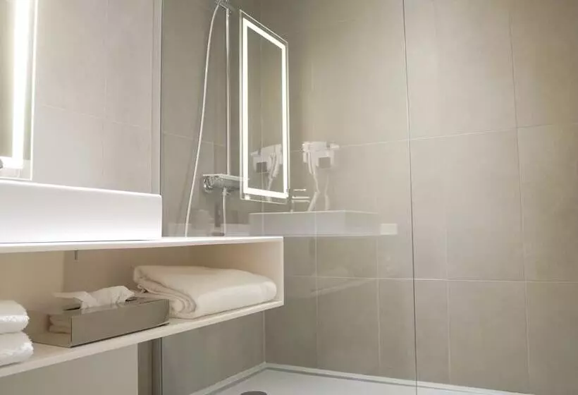 スーペリアールーム, Novotel Narbonne Sud A9/a61