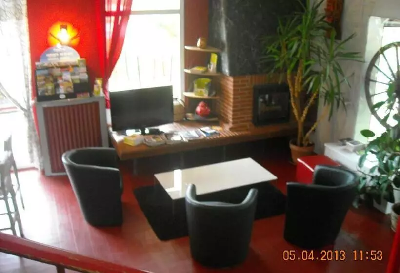 スタンダードシングルルーム, Logis Hotels   Hôtel Et Restaurant Le Relais Des Garrigues