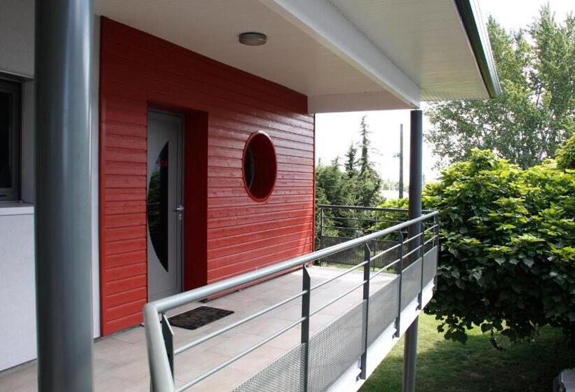 غرفة قياسية ثلاثية, Logis Hotels   Hôtel Et Restaurant Le Relais Des Garrigues