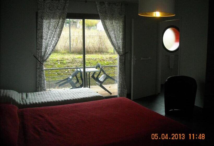 غرفة عائلية, Logis Hotels   Hôtel Et Restaurant Le Relais Des Garrigues