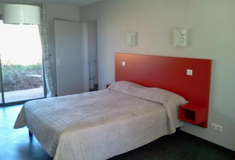 חדר סטנדרט, Logis Hotels   Hôtel Et Restaurant Le Relais Des Garrigues