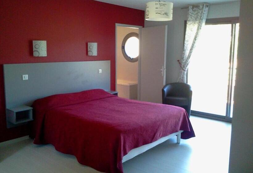 חדר סטנדרט, Logis Hotels   Hôtel Et Restaurant Le Relais Des Garrigues