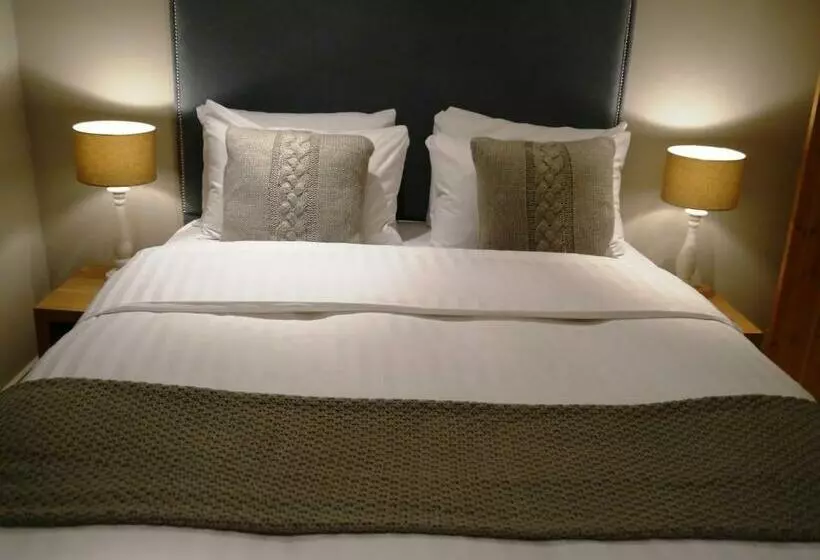 キングサイズベッドのスタンダードルーム, Castle Hotel & Apartments
