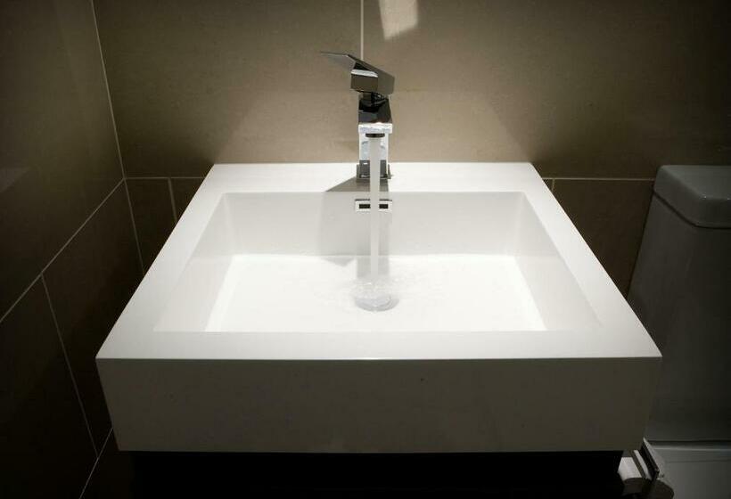 스탠다드 룸 킹사이즈 침대, Castle Hotel & Apartments