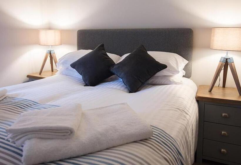 침실 2개 주택, Castle Hotel & Apartments