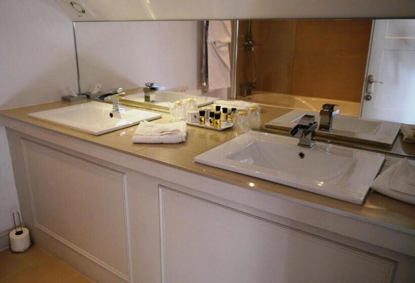 주니어 스위트, Castle Hotel & Apartments