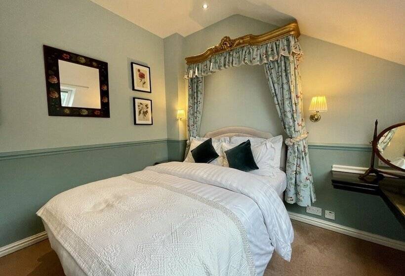 סוויטה אקזקיוטיב, Holdsworth House