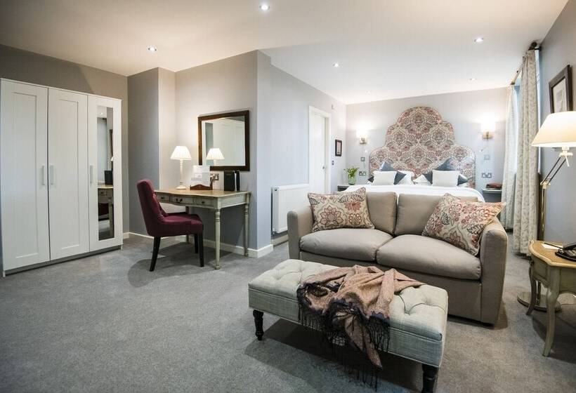 סוויטה אקזקיוטיב, Holdsworth House