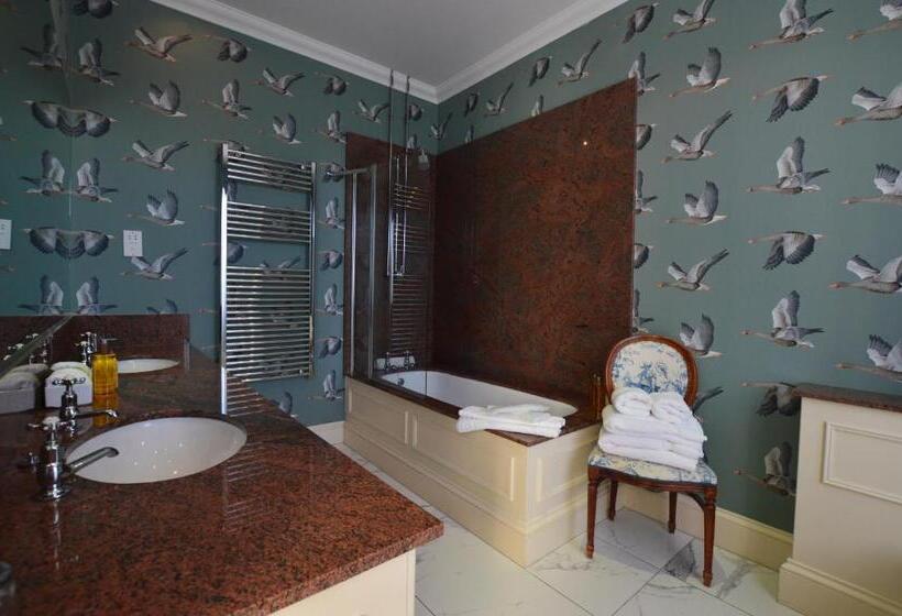 景色の見えるスーペリアルーム, Kinloch House