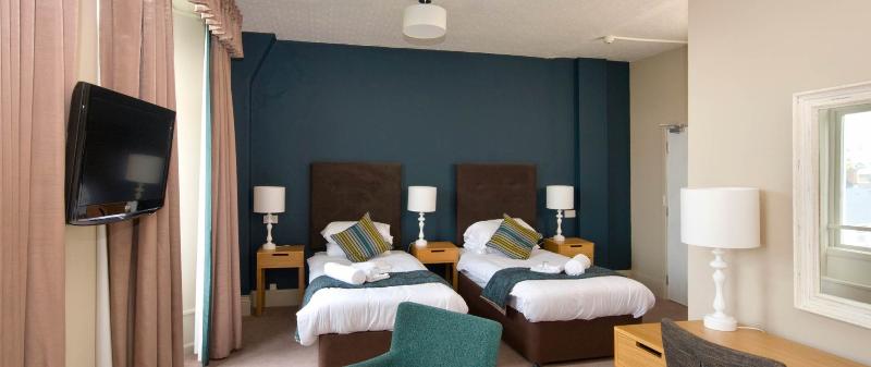 标准间, Lansdown Grove