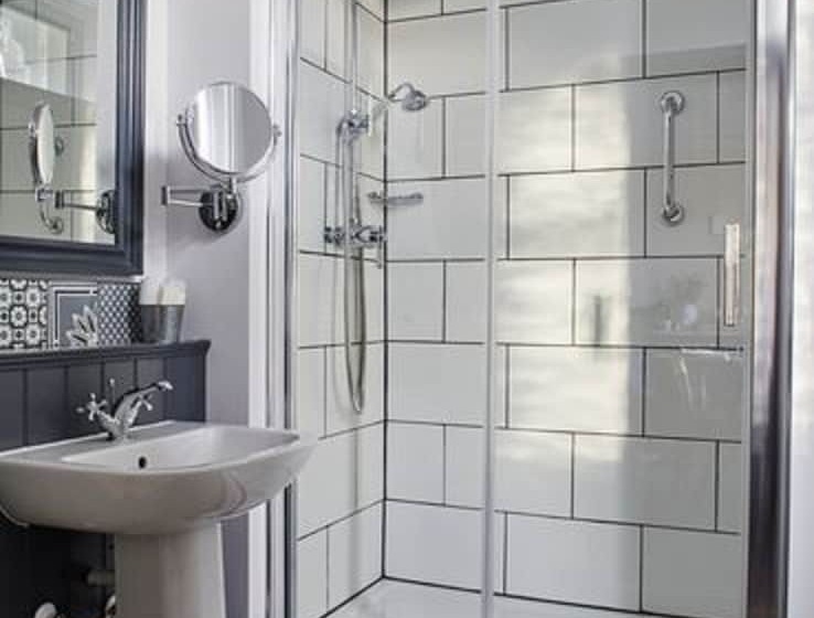 标准间, Lansdown Grove